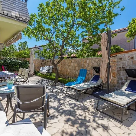 Apartment In 39140 Selce